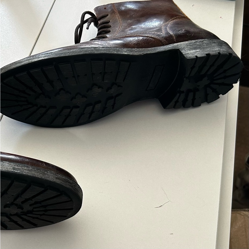 Brand new never worn men’s size 9 Steve Madden boots